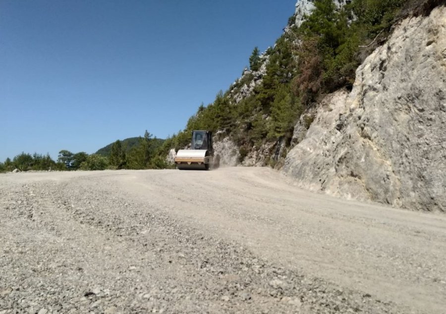 Alanya Bayırkozağacı Yolu Asfalta Hazırlanıyor