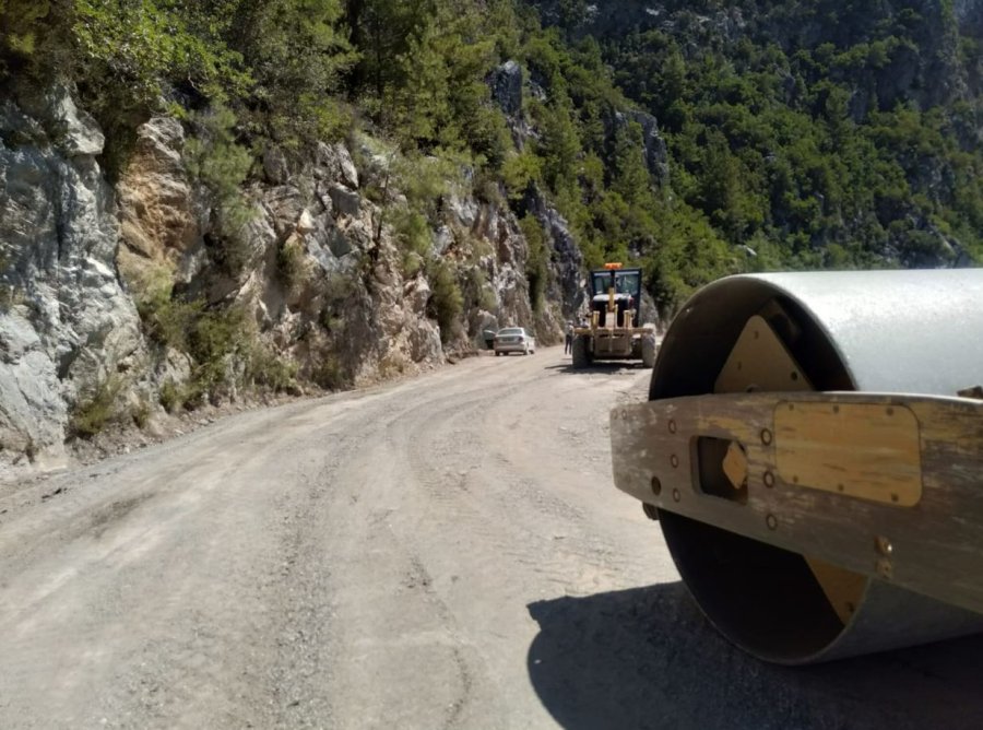 Alanya Bayırkozağacı Yolu Asfalta Hazırlanıyor