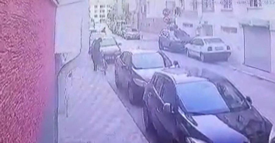 Elektrik Sayacı Çaldığı İddia Edilen Hırsız Güvenlik Kamerasına Yakalandı