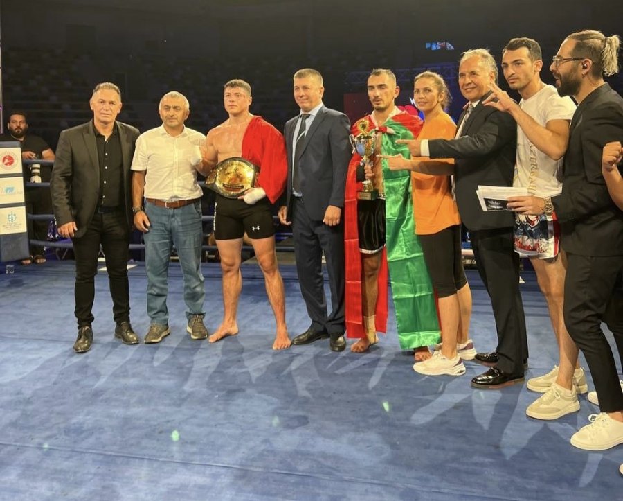 Milli Sporcu Eskişehir’e Altın Kemerle Döndü