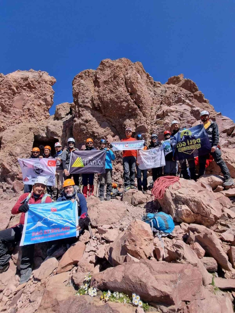 28. Sütdonduran Kampı Ve Erciyes Zirve Tırmanışı Yapıldı