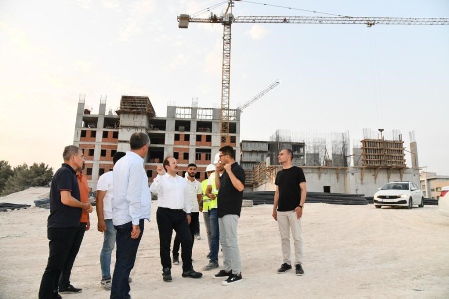 Vali Pehlivan, Devam Eden Yurt İnşaatlarında İncelemelerde Bulundu