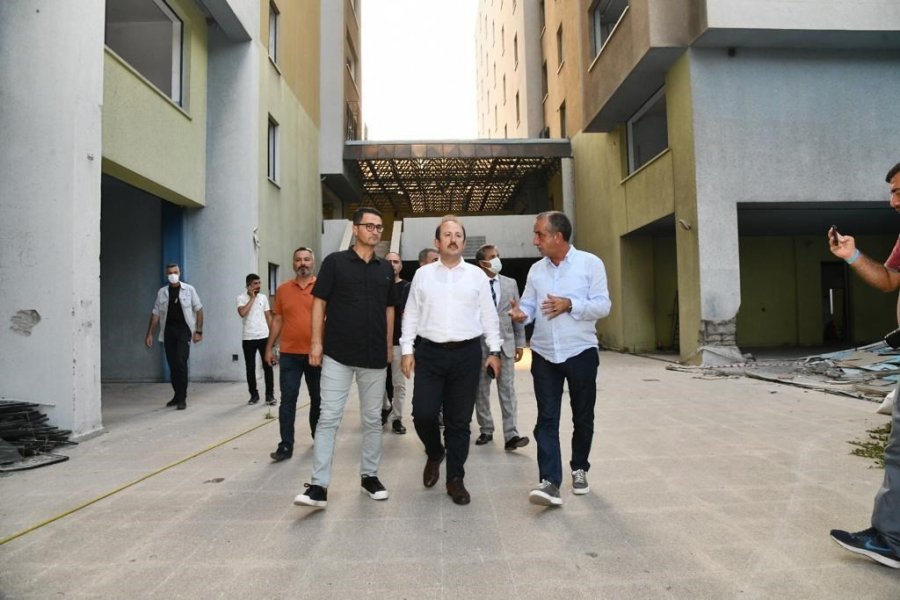 Vali Pehlivan, Devam Eden Yurt İnşaatlarında İncelemelerde Bulundu