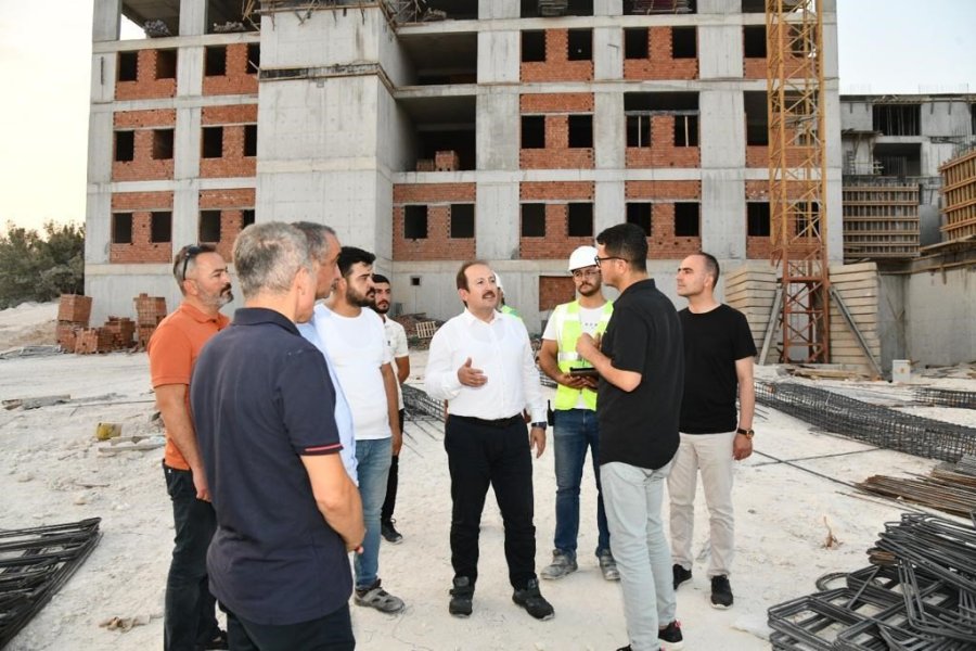 Vali Pehlivan, Devam Eden Yurt İnşaatlarında İncelemelerde Bulundu