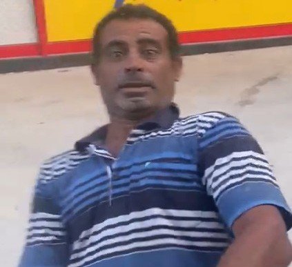 Ambulansa Kafa Attı, Araca Zarar Vermeye Çalıştı