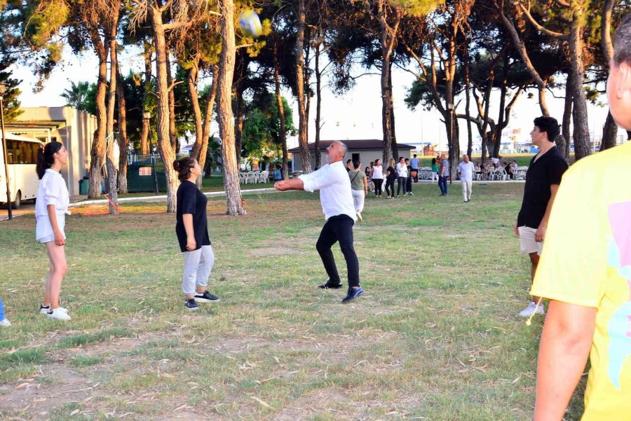 Manavgat Belediyesi’nden “haydi Gençler Kampa” Çağrısı