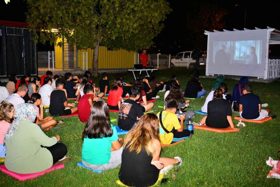 Manavgat Belediyesi’nden “haydi Gençler Kampa” Çağrısı