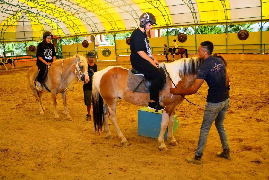 Manavgat Belediyesi’nden “haydi Gençler Kampa” Çağrısı