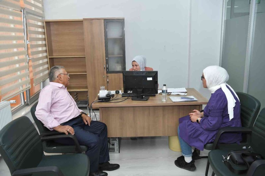 Başkan Büyükkılıç, Beyazşehir Sosyal Yaşam Merkezi’ni İnceledi