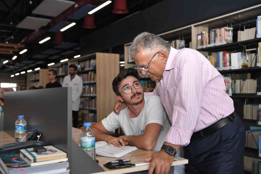 Başkan Büyükkılıç, Beyazşehir Sosyal Yaşam Merkezi’ni İnceledi