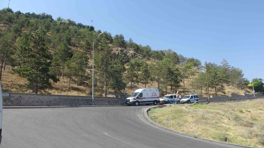 Yürüyüş Yapan Çocuklar Ceset Buldu