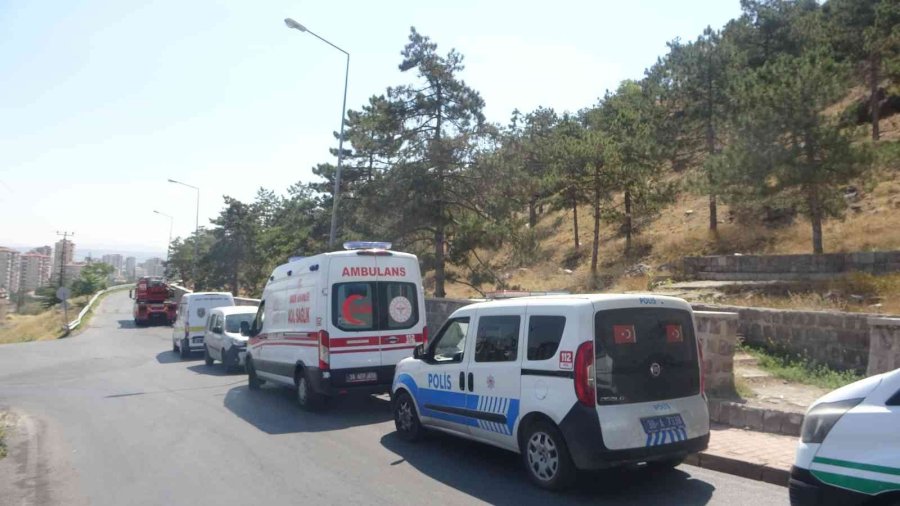 Yürüyüş Yapan Çocuklar Ceset Buldu