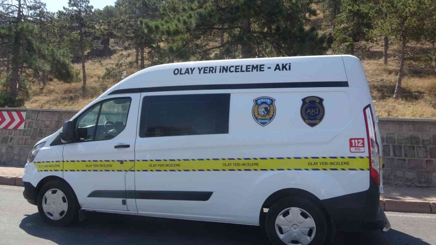 Yürüyüş Yapan Çocuklar Ceset Buldu