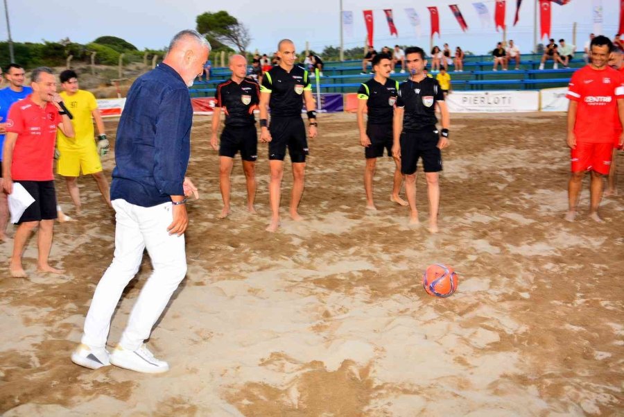 Manavgat’ta Plaj Futbolu Heyecanı Başladı