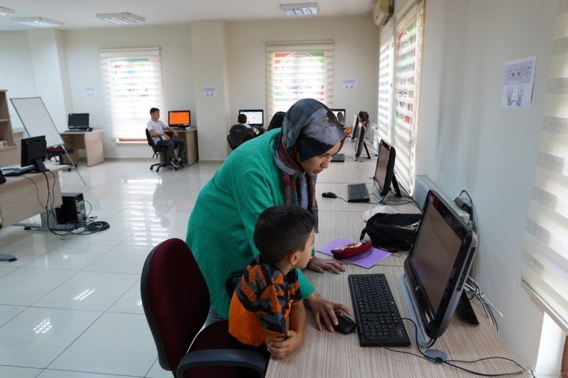 Melikgazi Yaz Kursları Öğretirken Eğlendirmeye Devam Ediyor