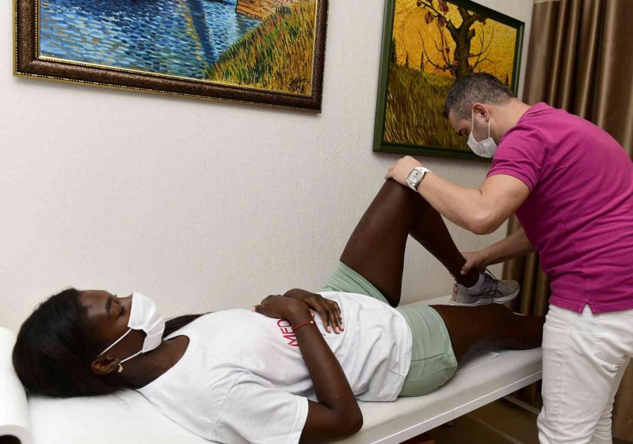 Muratpaşa Kadın Voleybol Takımı’nda Montano, Sağlık Kontrolünden Geçti