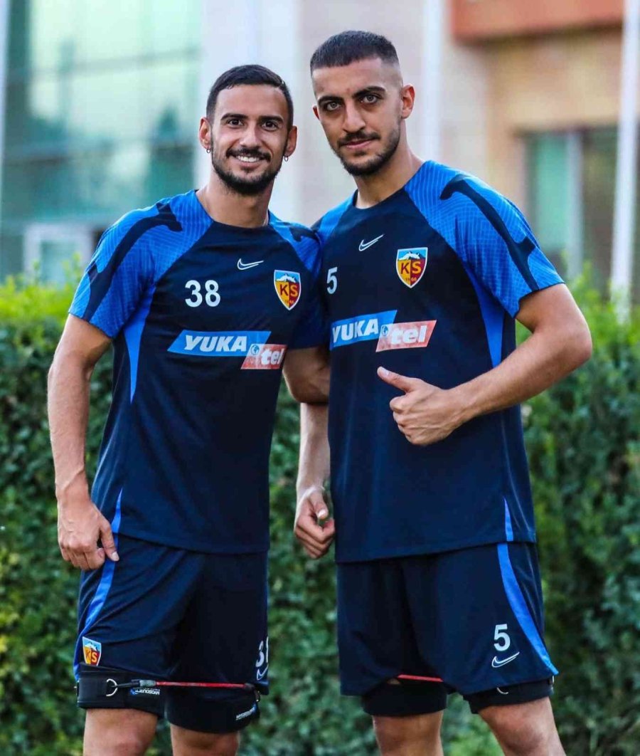 Kayserispor’da 31 Futbolcunun Lisansı Çıktı