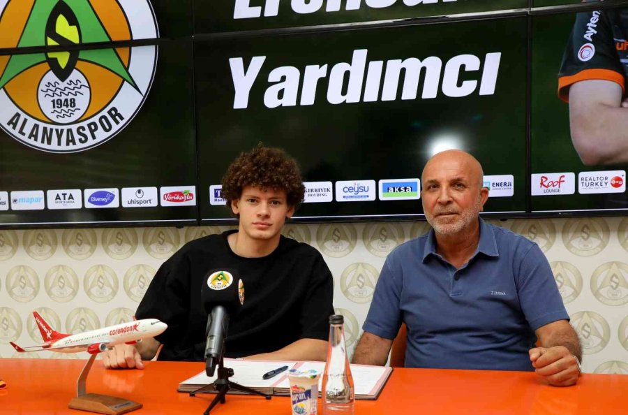 Erencan Yardımcı, 1 Yıl Daha Alanyaspor’da