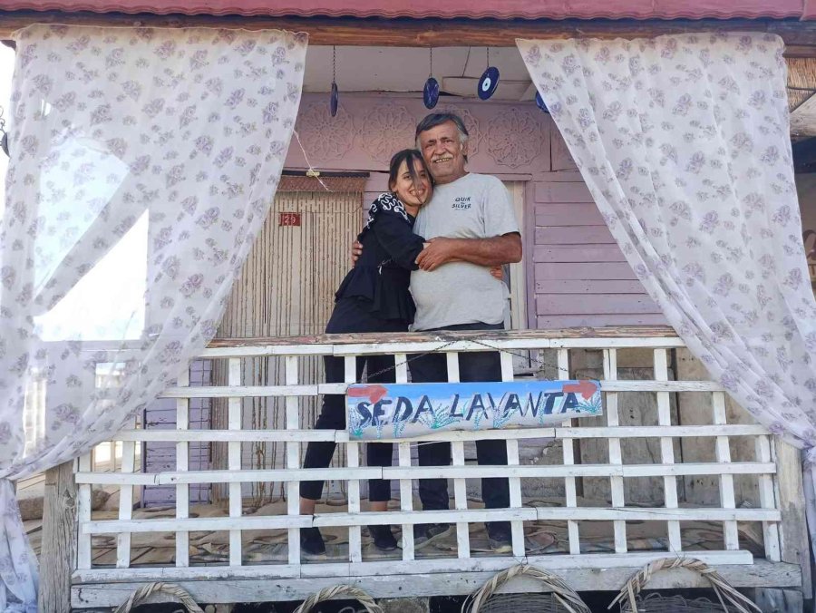 Hayata Tutunan Kızının Lavanta Bahçesi Hayalini Gerçeğe Dönüştürdü