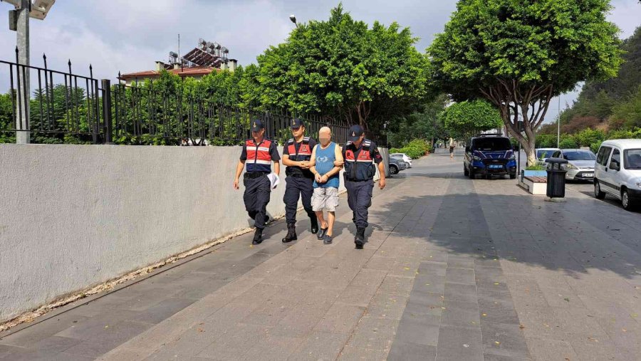 Manavgat’ta 8 Suçtan Aranan Şüpheli, Başkasına Ait Kimlikle Yakaladı