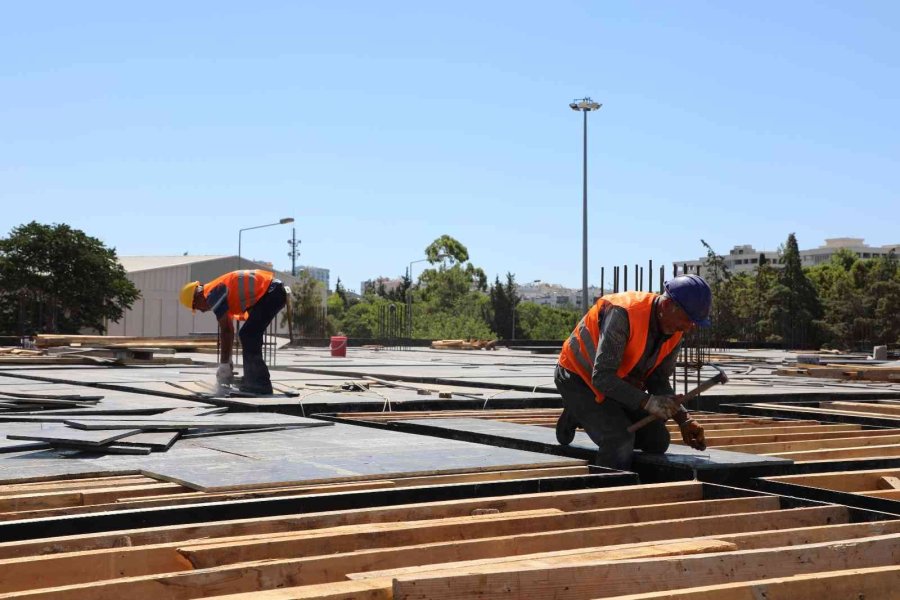 Akdeniz Üniversitesi Katlı Otoparkının Yüzde 60’ı Tamamlandı