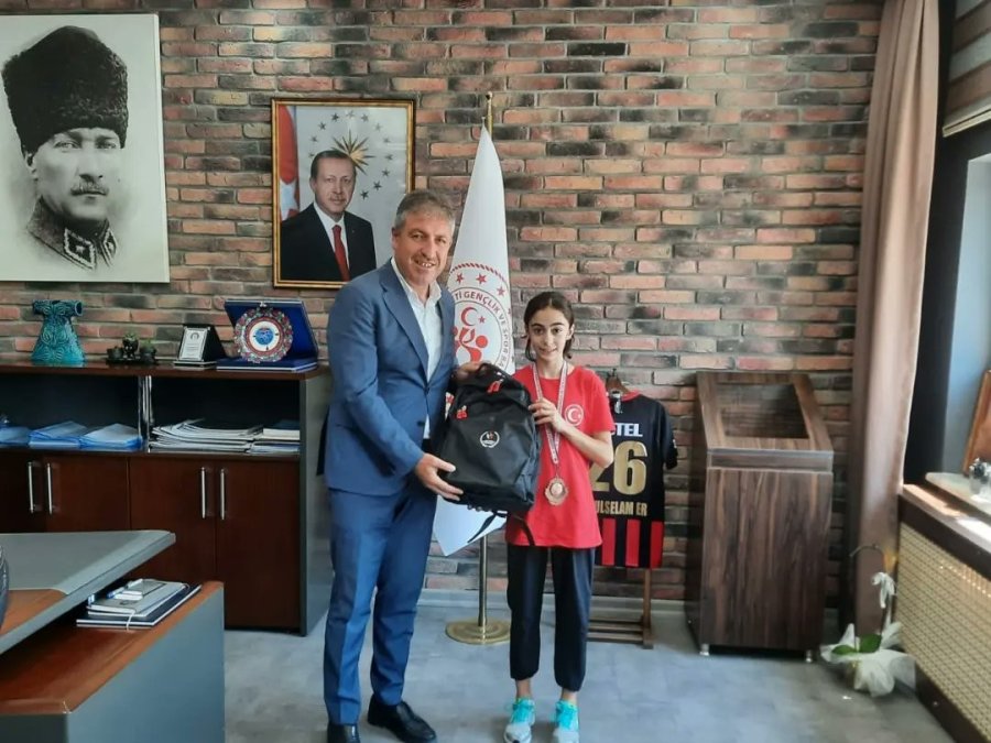 İrem İşel Taekwondo Türkiye Üçüncüsü Oldu