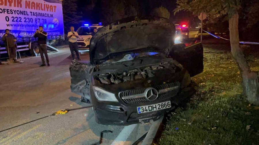 Hurdaya Dönen Araçta 2’si Ağır 5 Kişi Yaralandı