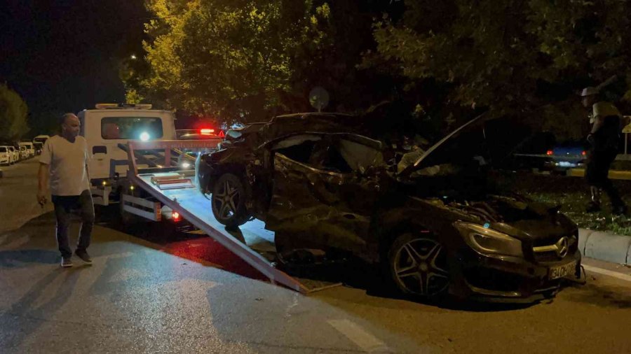 Hurdaya Dönen Araçta 2’si Ağır 5 Kişi Yaralandı