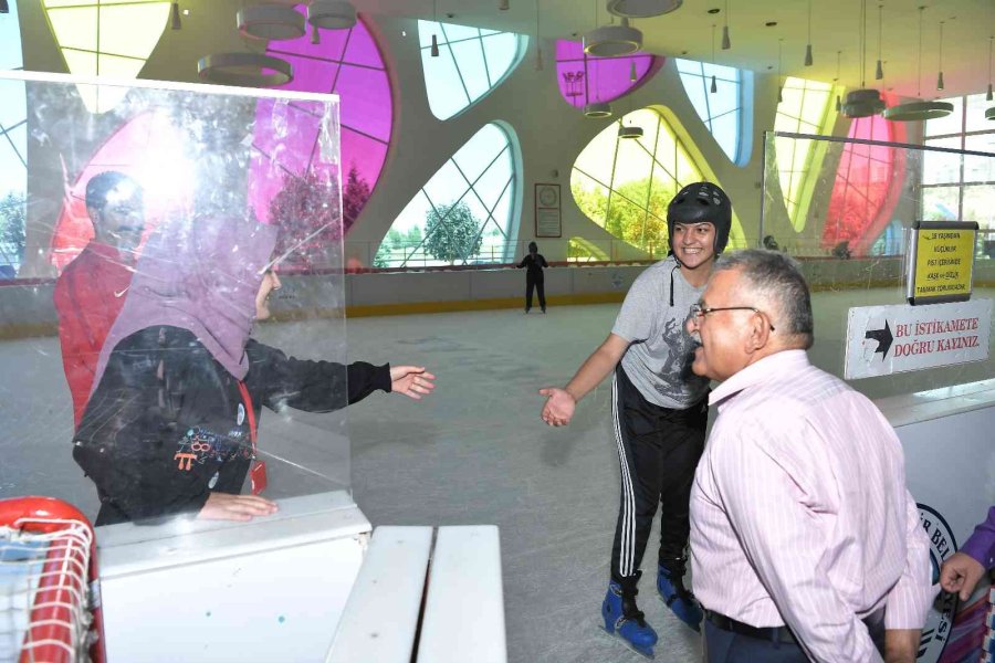 Büyükkılıç, Kaymek Kursiyeri Gençlerin Spor Etkinliğine Katıldı