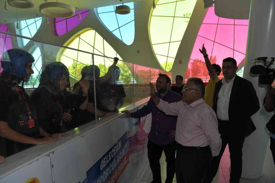 Büyükkılıç, Kaymek Kursiyeri Gençlerin Spor Etkinliğine Katıldı