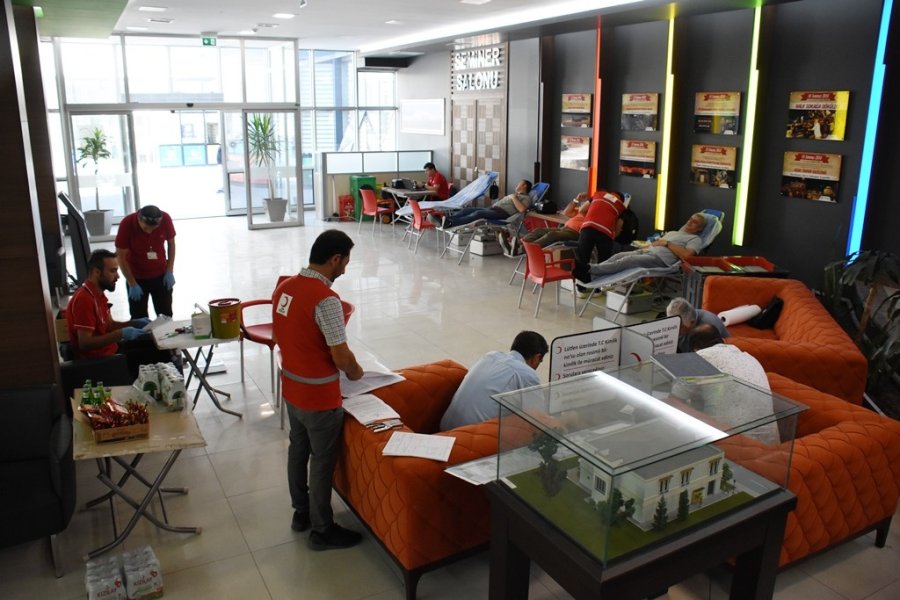 Kocasinan Belediyesi Çalışanlarından, Kızılay’a Kan Bağışı