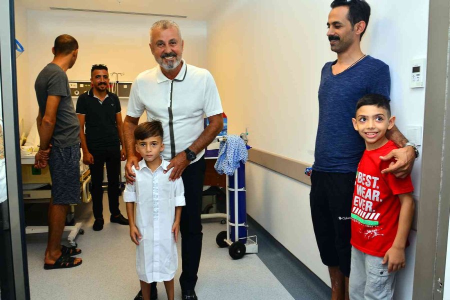 Başkan Sözen, Sünnet Çocuklarına Moral Verdi