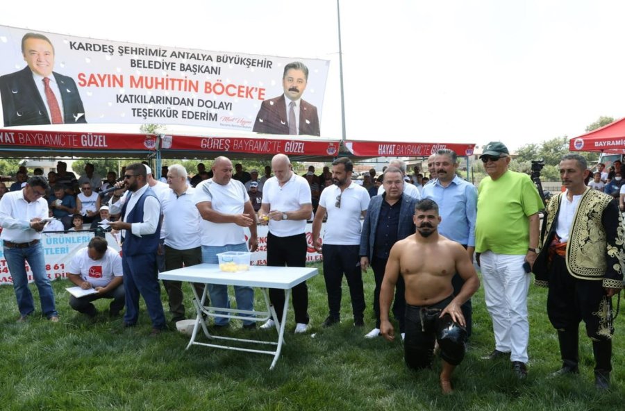 Bayramiç’te, Başpehlivan Mustafa Taş