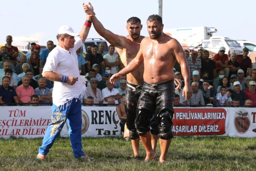 Bayramiç’te, Başpehlivan Mustafa Taş