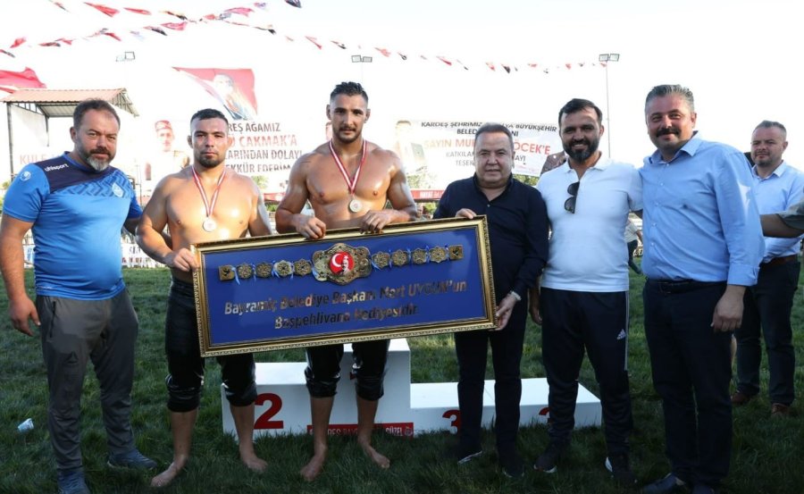 Bayramiç’te, Başpehlivan Mustafa Taş