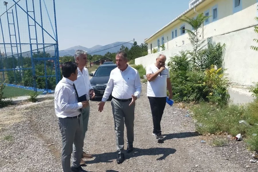 Günyüzü İlçesi Spor Tesisleri İncelendi