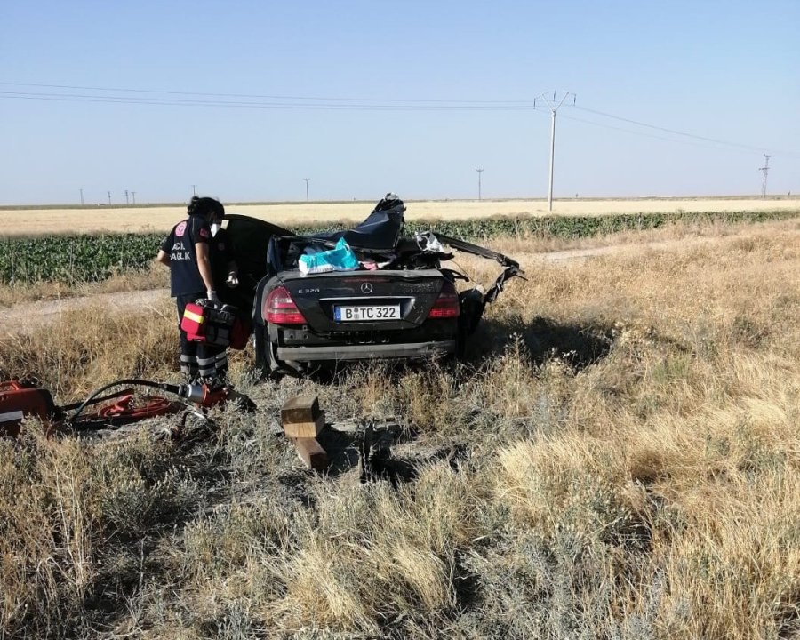 Otomobil Tıra Arkadan Çarptı: 3 Ölü, 1 Yaralı