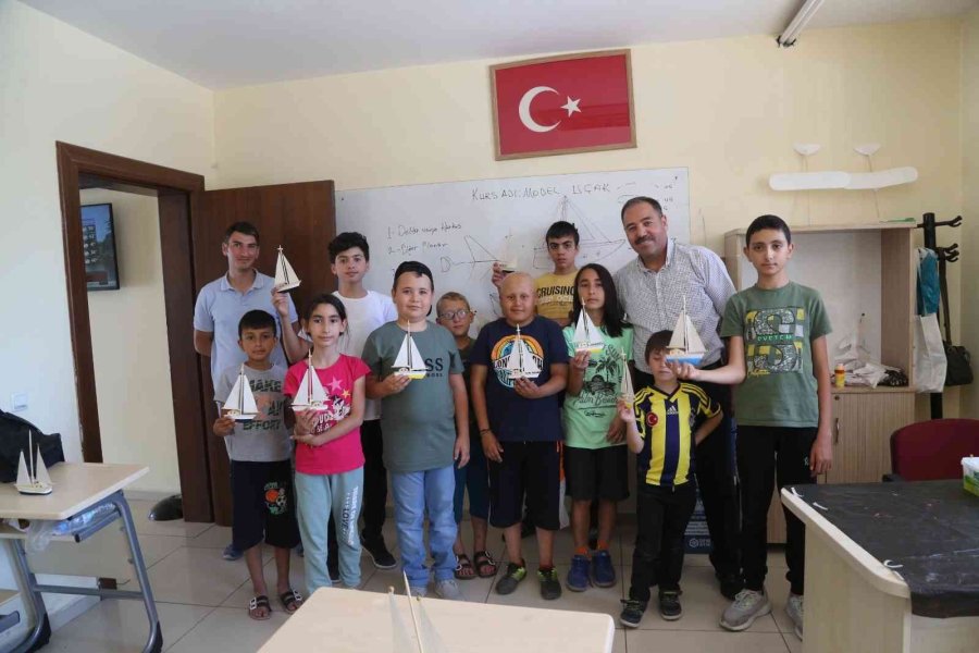 Çocukların Hayali Model Uçak Yapımı Kursunda Gerçeğe Dönüşüyor