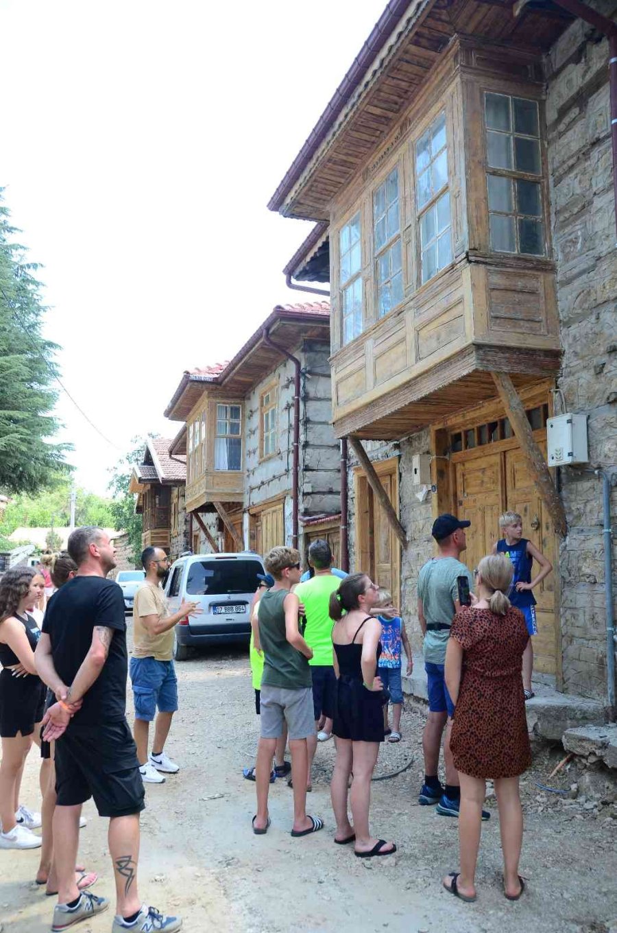 Antalya’nın Düğmeli Evlerine Avrupalı Turist İlgisi