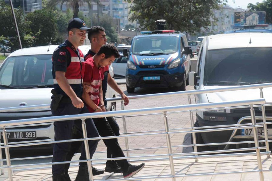 Alanya’da Şadırvan Musluklarını Çalan Şüpheli Yakalandı