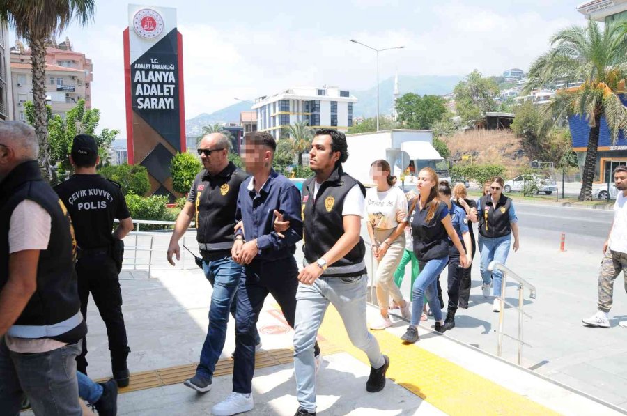 Arkadaşlık Siteleri Üzerinden Tanıştılar, Lüks Mekanlarda Adisyon Tuzağına Düşürdüler