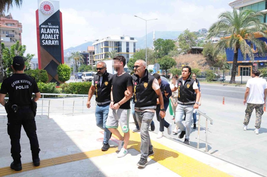 Arkadaşlık Siteleri Üzerinden Tanıştılar, Lüks Mekanlarda Adisyon Tuzağına Düşürdüler