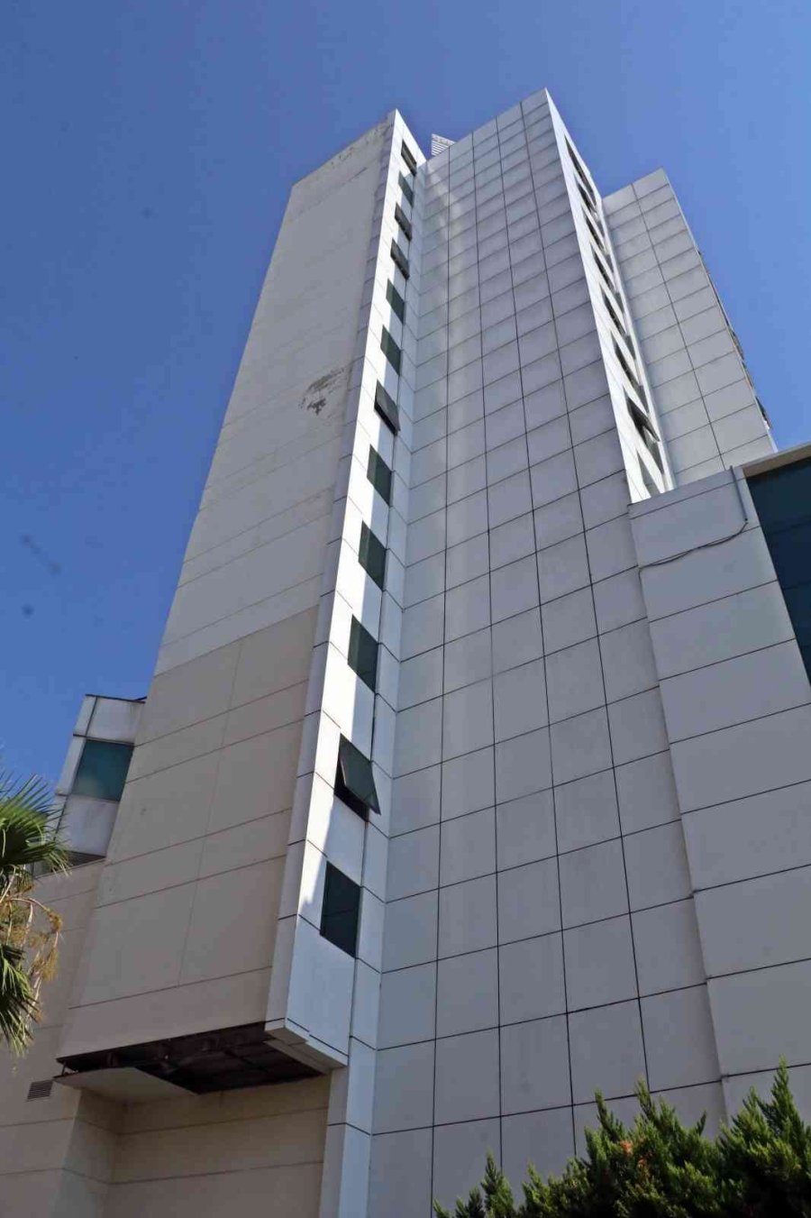 Antalya’da Özel Hastanedeki Yangın Korkuttu