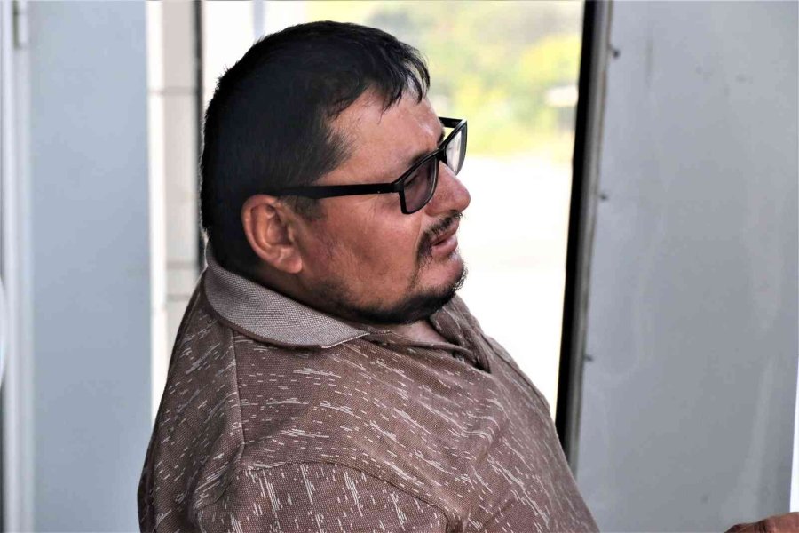 Bir Amcanın En Zor Anı, Balkondan Düşerek Hayatını Kaybeden Yeğenin Cenazesini Kollarında Taşıdı