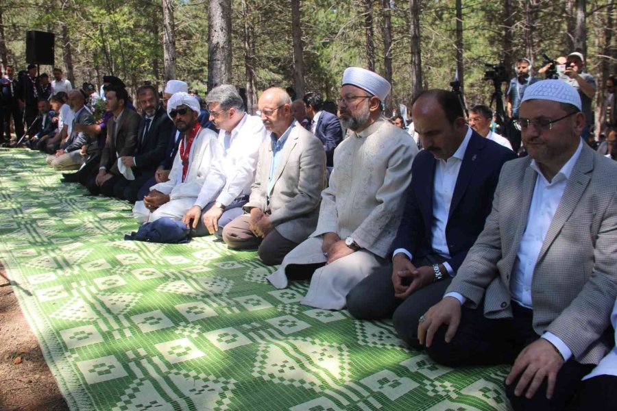 Diyanet İşleri Başkanı Erbaş, Konya’da İzcilerle Bir Araya Geldi