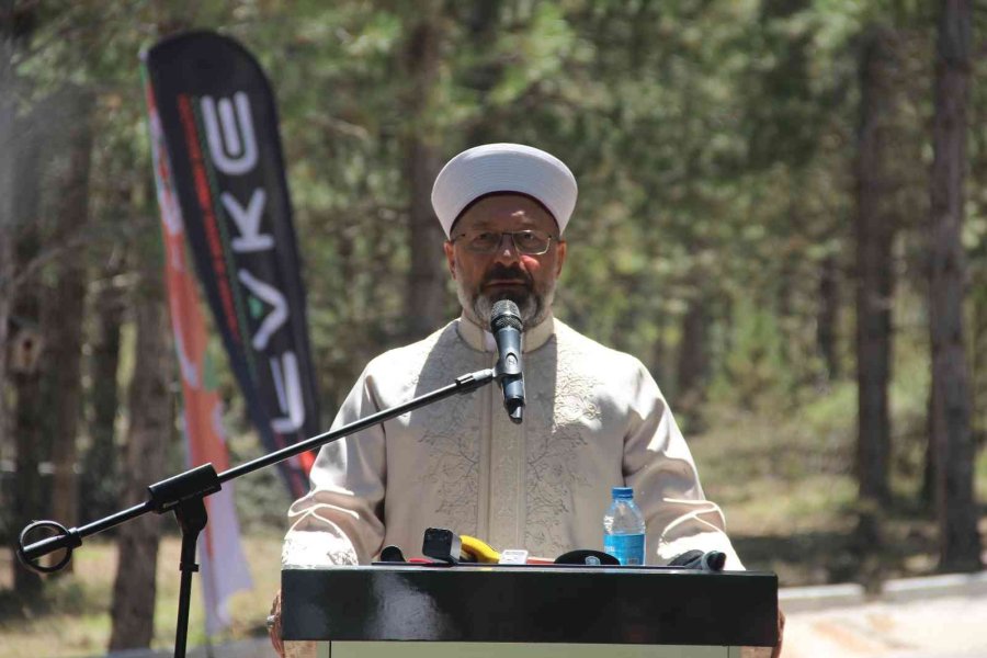 Diyanet İşleri Başkanı Erbaş, Konya’da İzcilerle Bir Araya Geldi