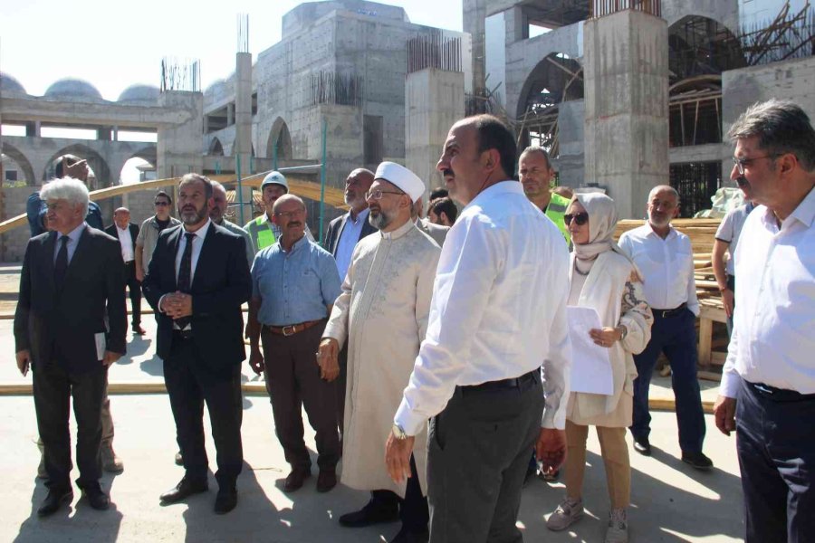 Diyanet İşleri Başkanı Erbaş, Konya’da İzcilerle Bir Araya Geldi
