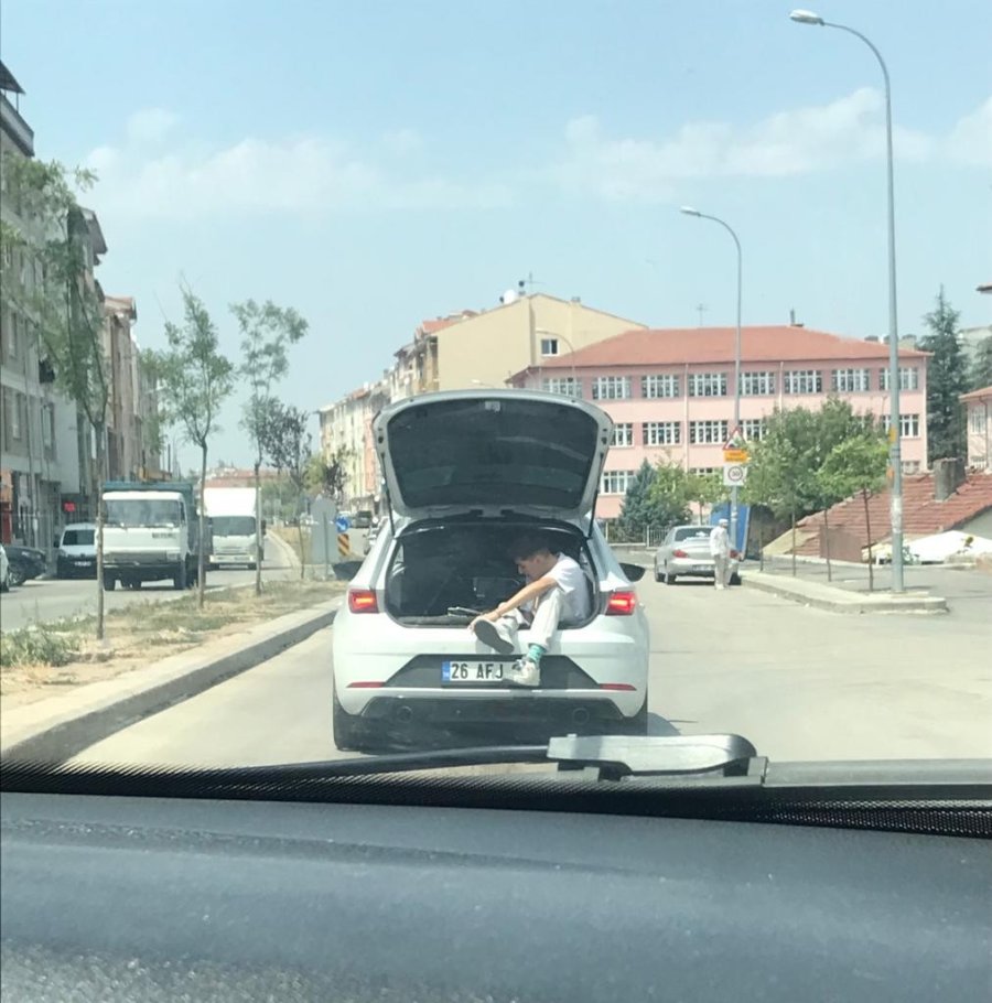 Gencin Bagajda Ki Tehlikeli Yolculuğu