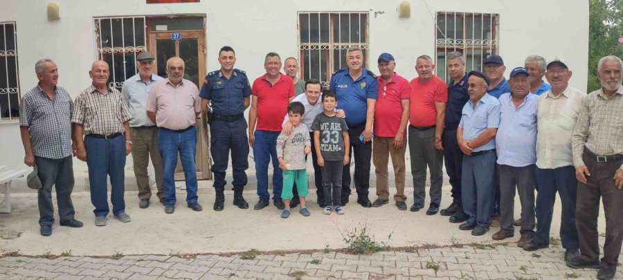 Korkuteli Kaymakamı Özdemir, Vatandaşlarla Bir Araya Geldi