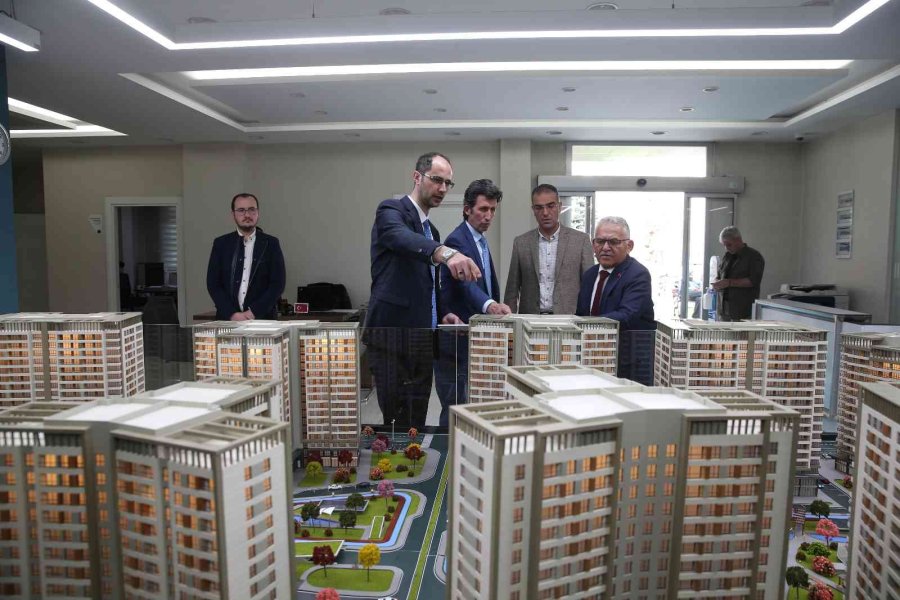 Başkan Büyükkılıç: "sahabiye’de Hem Uzlaşma Devam Ediyor Hem De Metruk Binalar Yıkılıyor"
